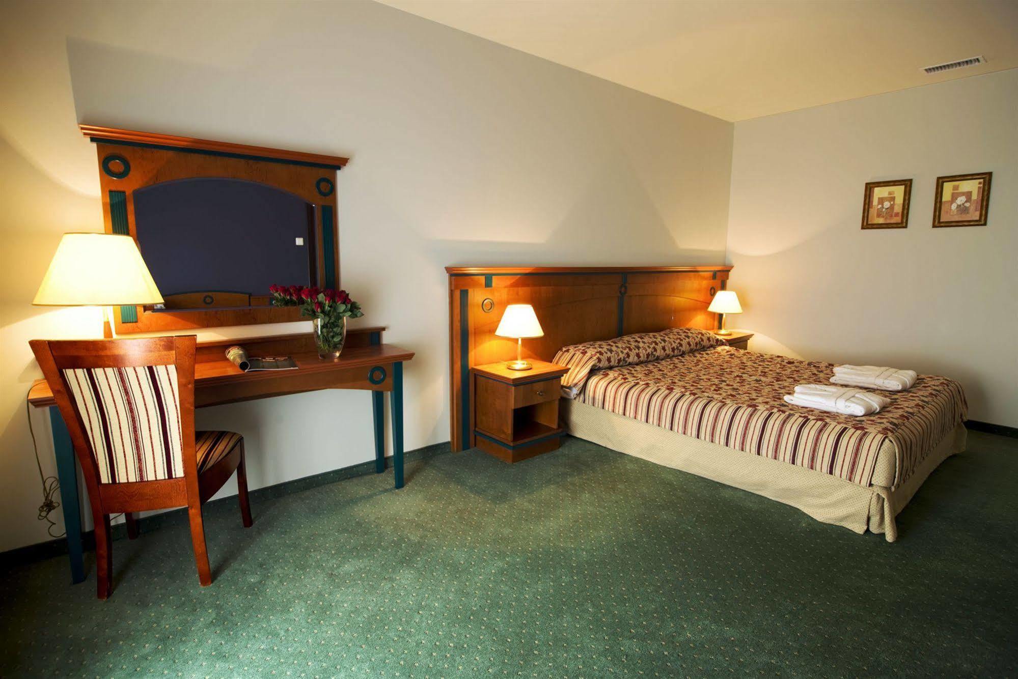 Hotel Mlyn & Spa Wloclawek Ngoại thất bức ảnh